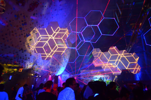 http://thehospages.com/pictures/2011-parties/2011-06-11-cosmic-freak-show/thumb2/image10.jpg