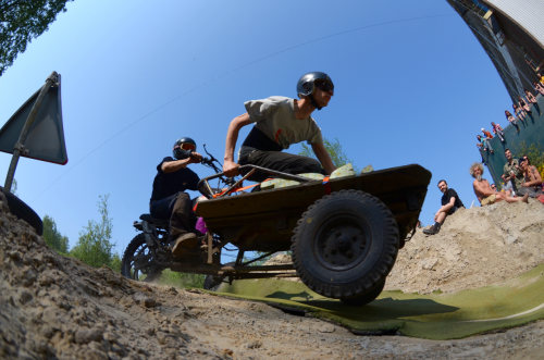 http://thehospages.com/pictures/misc/2011-04-23-bakbrommerrace/thumb2/image21.jpg
